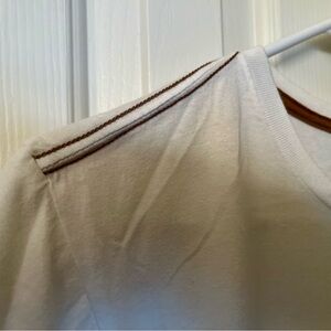 Old Navy gold accented white t